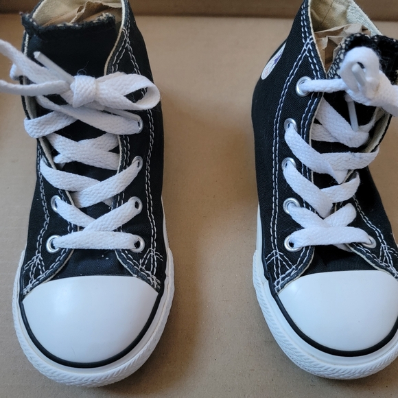 Adorable Toddler Converse Trainers, Size 10 (toddler) EUC. - Picture 7 of 8